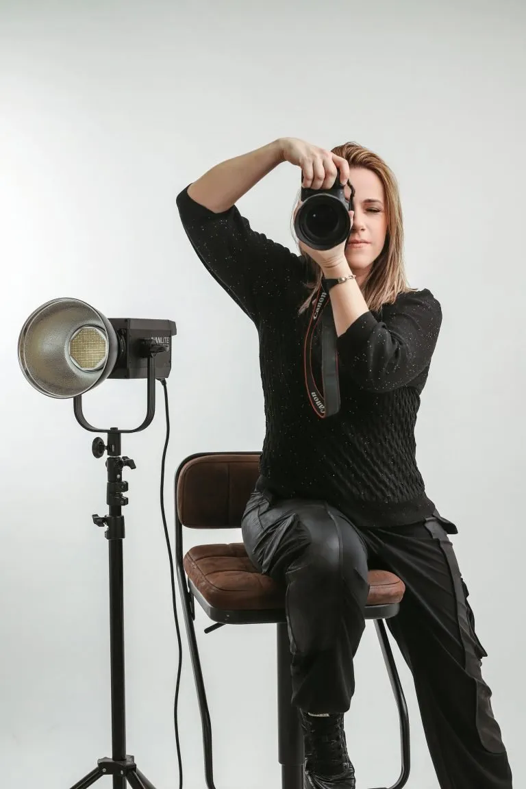 Jelena, fotografkinja Newborn Studia Devine, u studiju